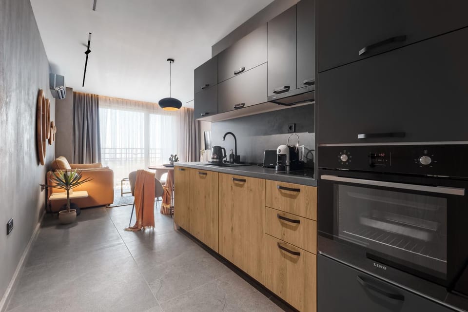 Coffee/tea facilities, Kitchen or kitchenette, dishwasher, oven, stove, toaster