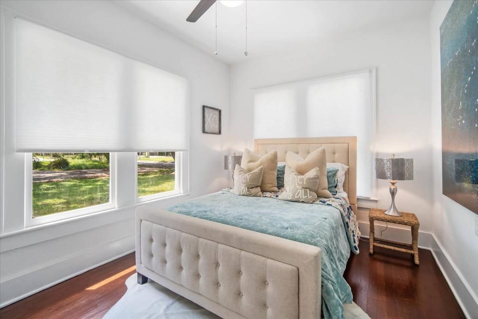 Bed, Photo of the whole room, Bedroom, storage, wardrobe