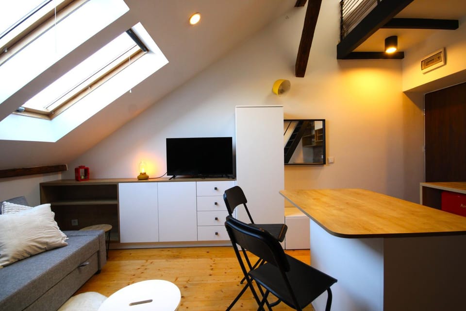 Atmospheric Apartment close to Old Town by Rently Apartment in Krakow