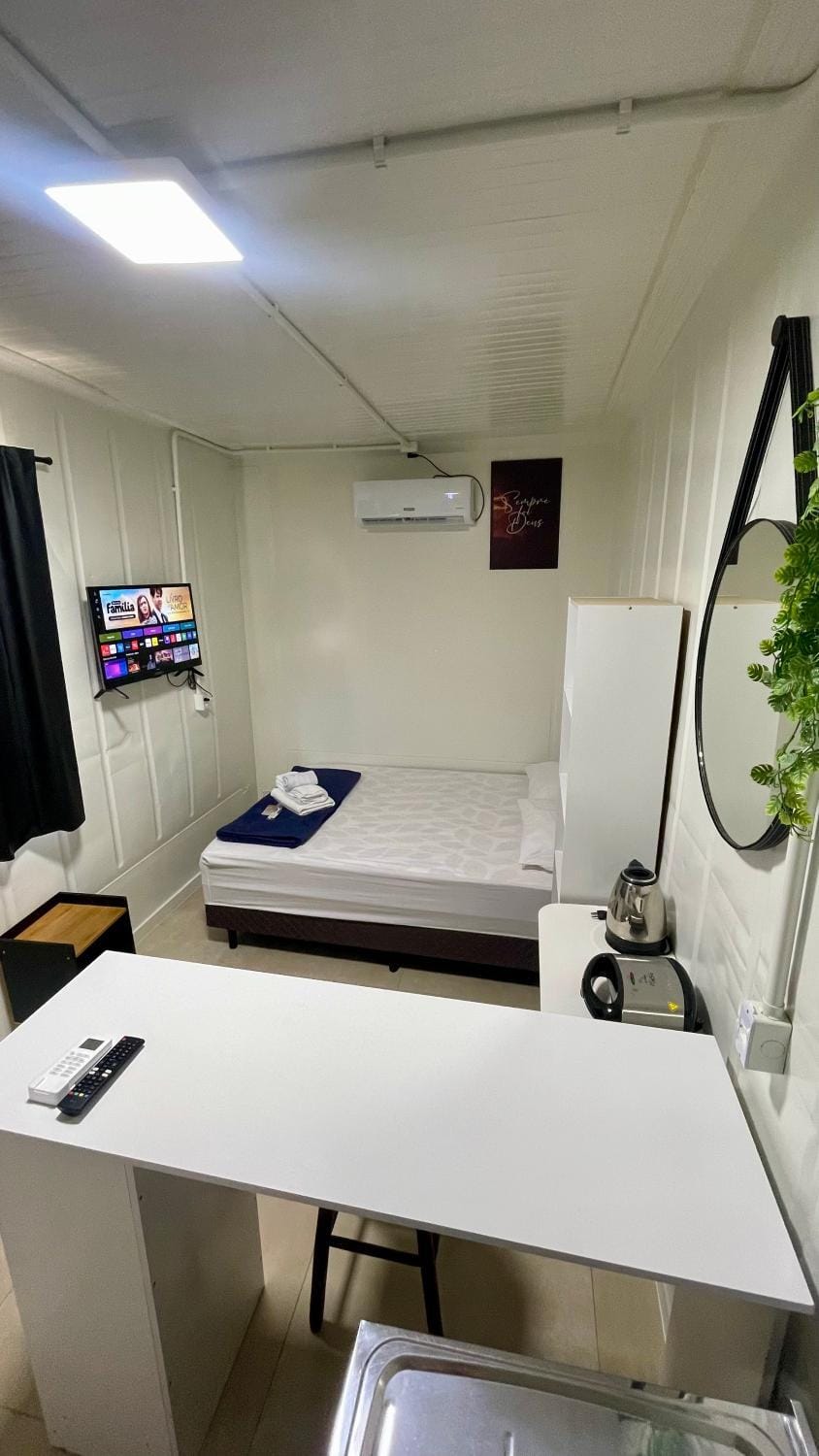 TV and multimedia, Photo of the whole room, air conditioner