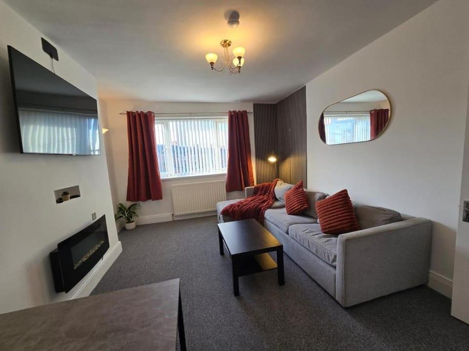 Spacious 3BR Sleeps 6 Ideal for All Stays Apartment in Gateshead