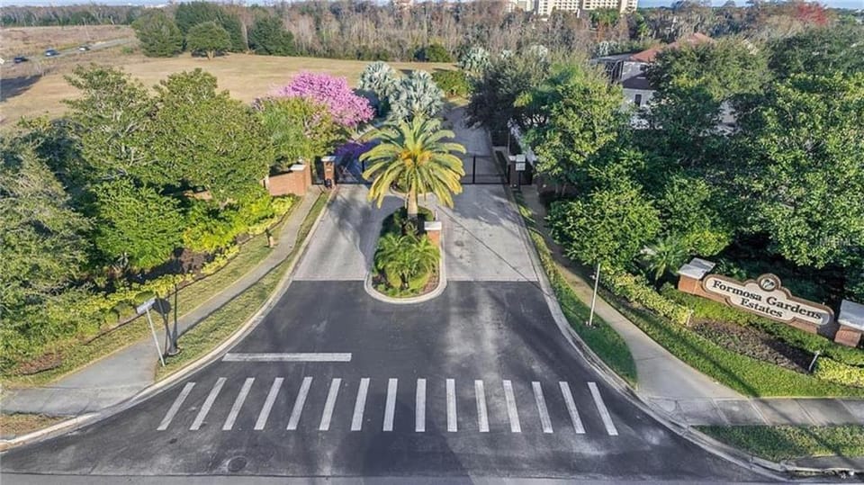 Formosa Villa with Private Pool & 5 Miles to Disney Villa in Four Corners