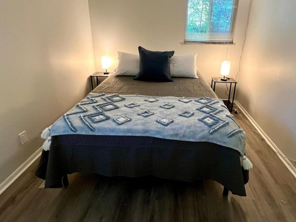 4 Bed Ranch-Fire Pit-Pet & Kid Friendly-King Bed-Arcade House in Gahanna