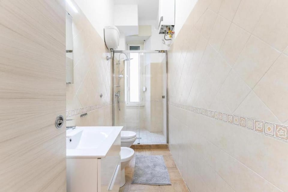 Shower, Bathroom, towels