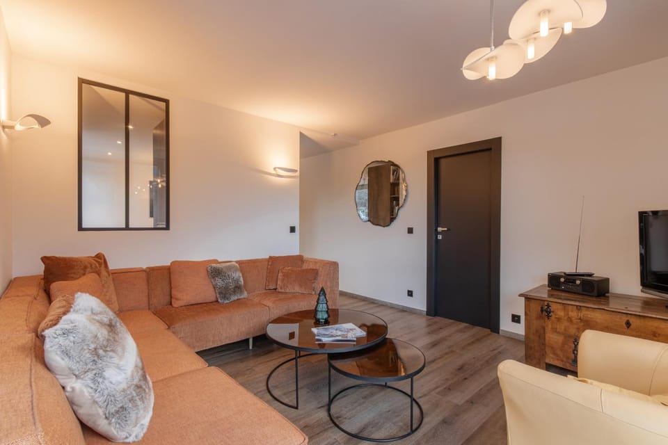 Communal lounge/ TV room, Living room