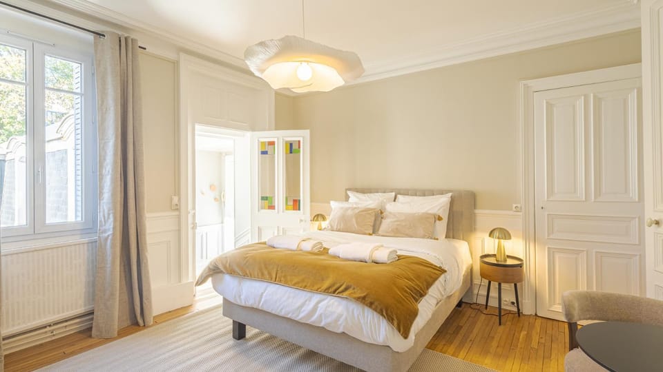 Bed, Bedroom