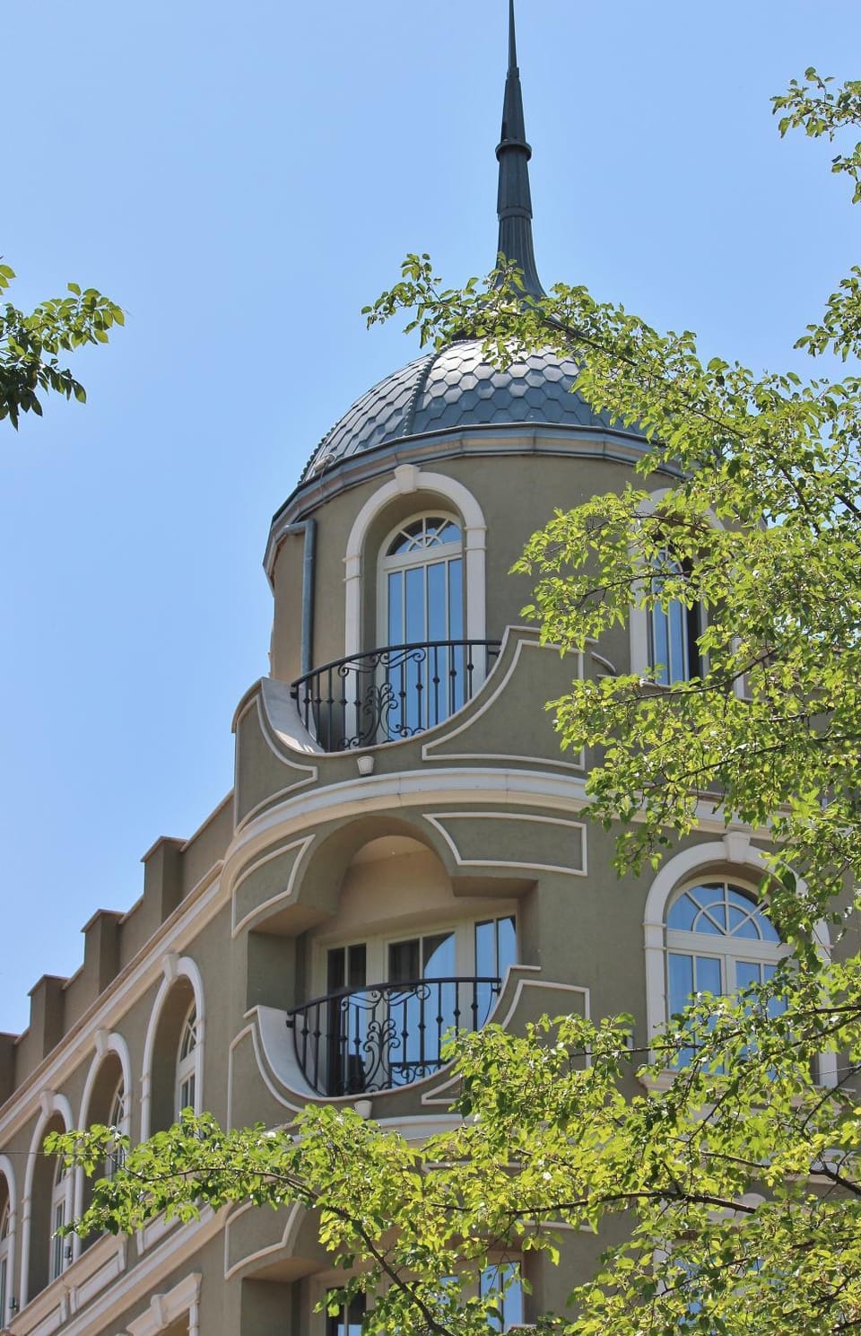 Facade/entrance
