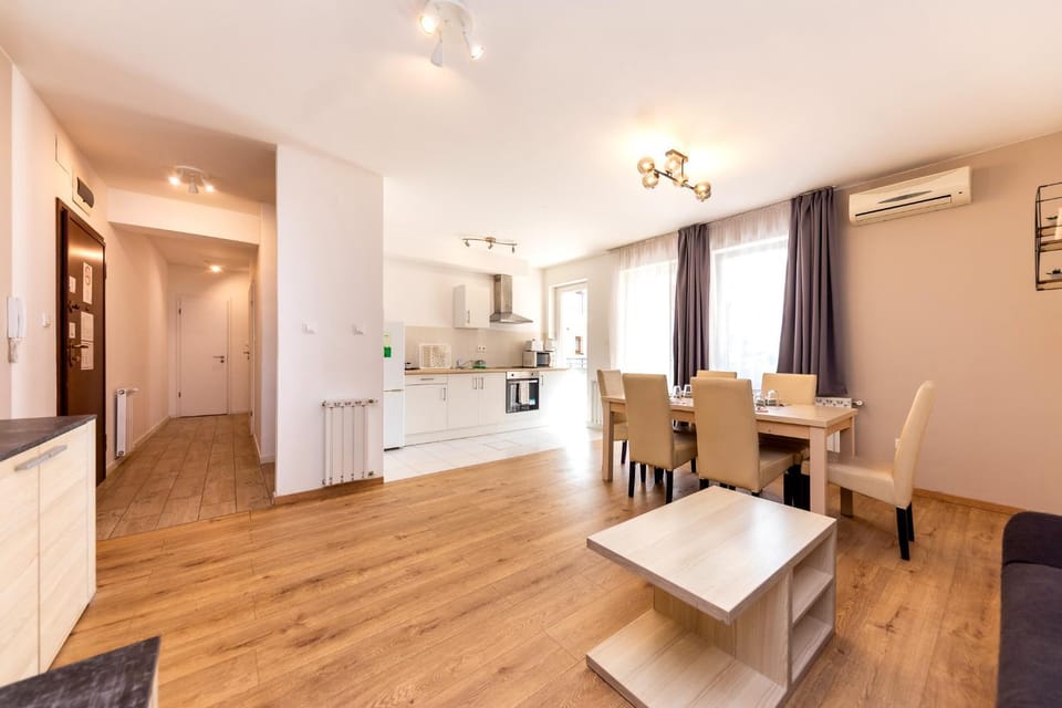 Living room, Dining area, pet friendly