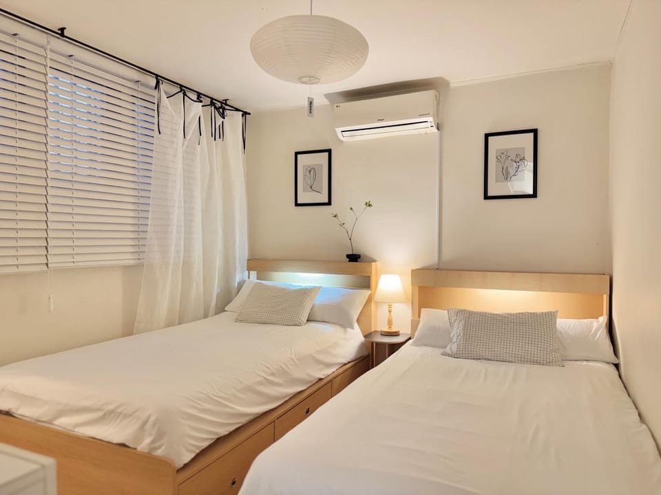 Staff, Bed, Area and facilities, Area and facilities, Area and facilities, Family