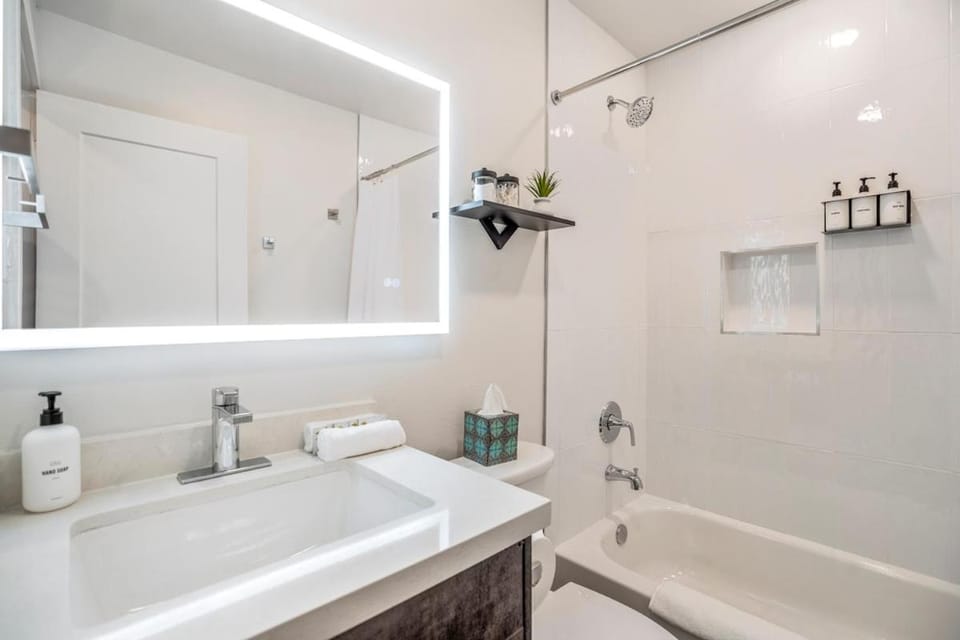 The Barbee 121 - Lower Level Unit at The Barbee Apartment in Houston