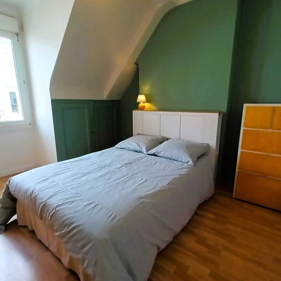 Bed, Bedroom