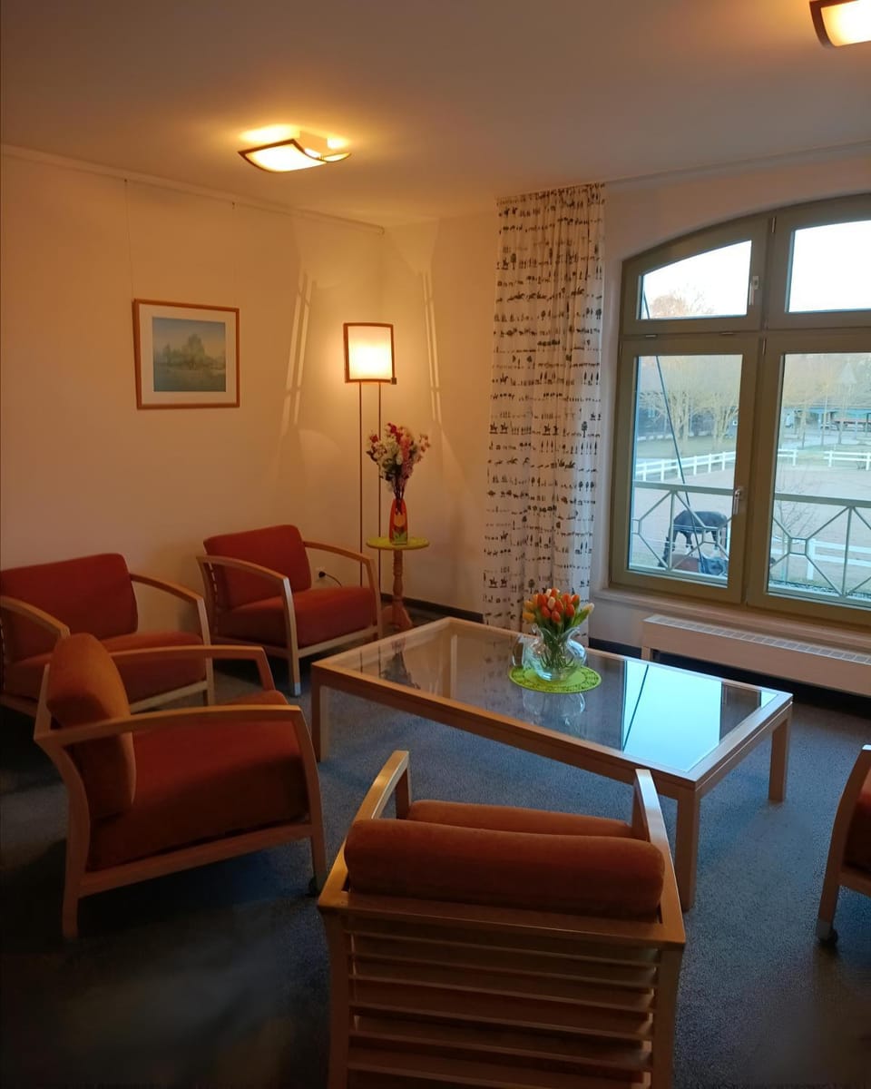 Communal lounge/ TV room, Seating area