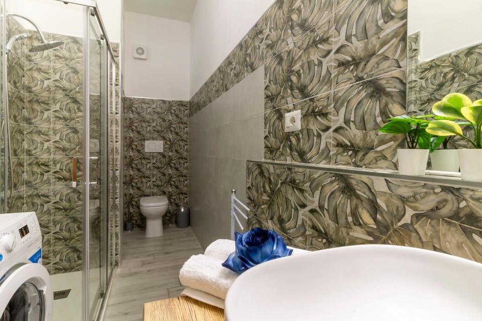 Shower, Bathroom, washing machine
