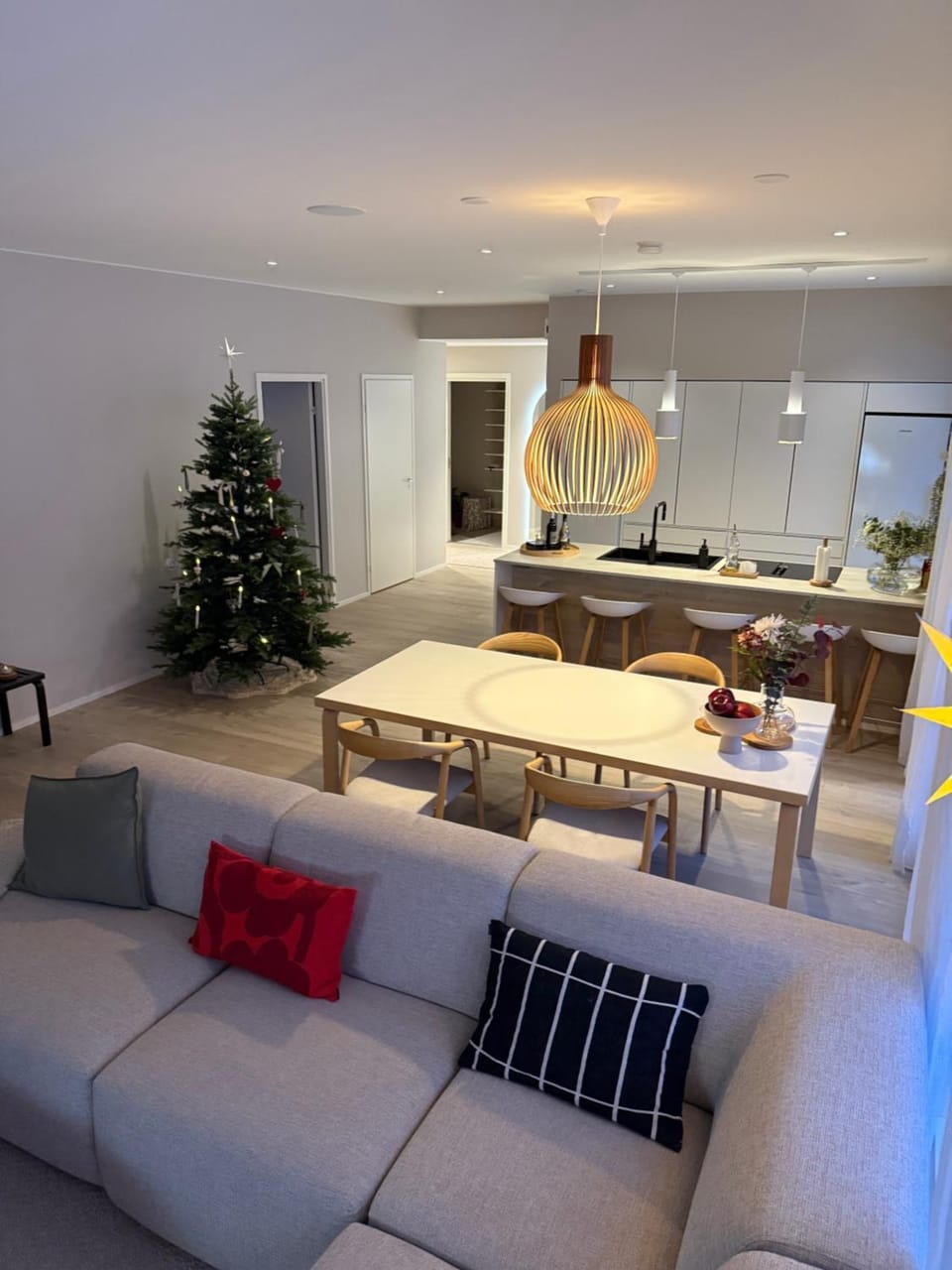 Living room, Dining area