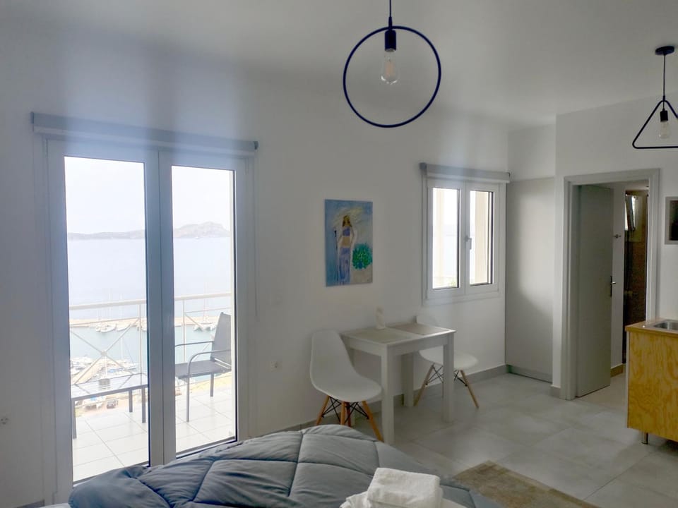 12 Gods Resort Apartment in Messenia