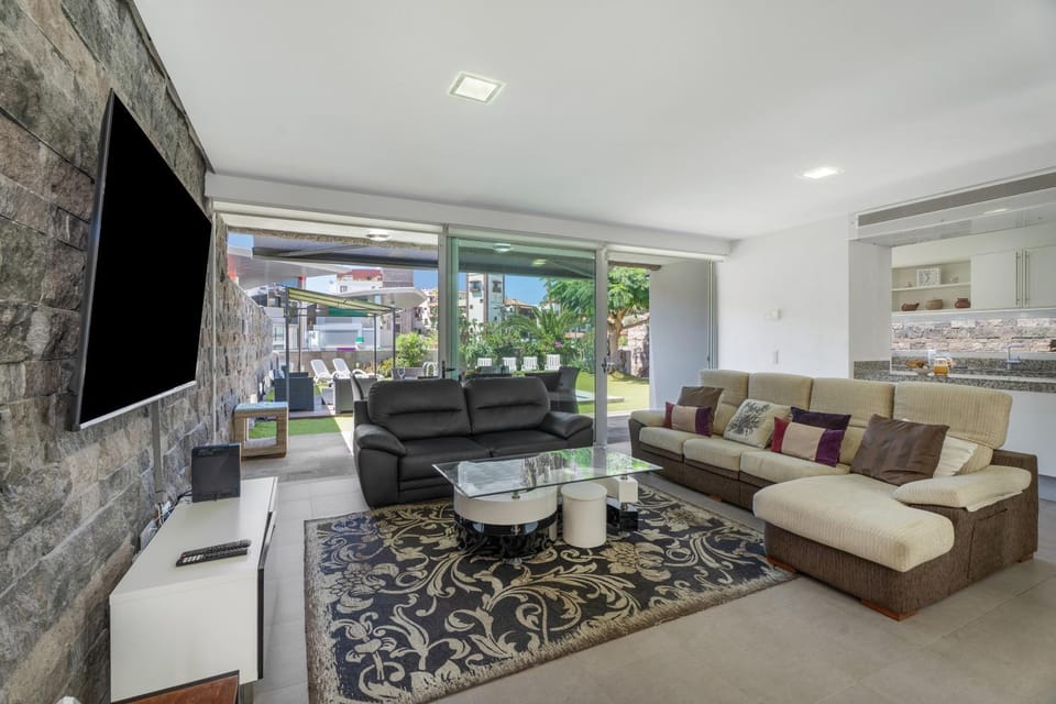 Property building, Living room