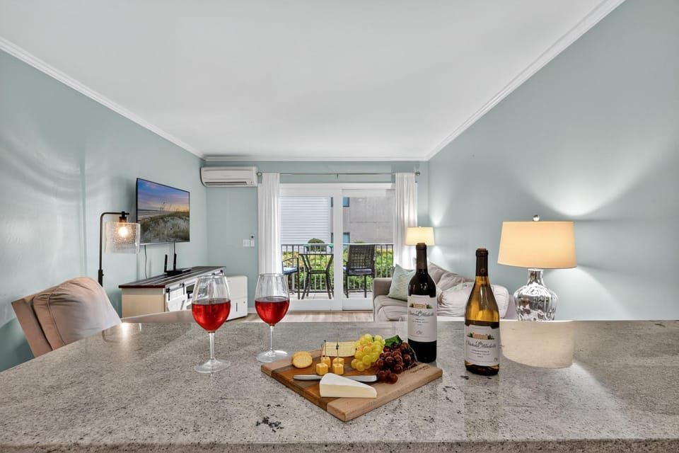 1D Beachwood Place House in South Forest Beach
