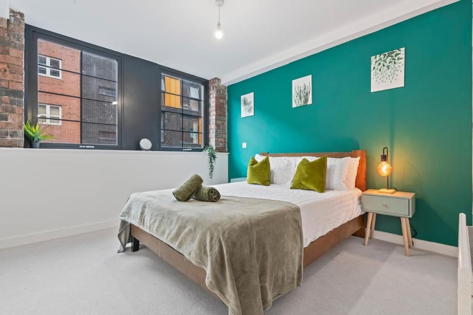 Lockside Haven - Stylish Canal-Side Retreat Apartment in Birmingham