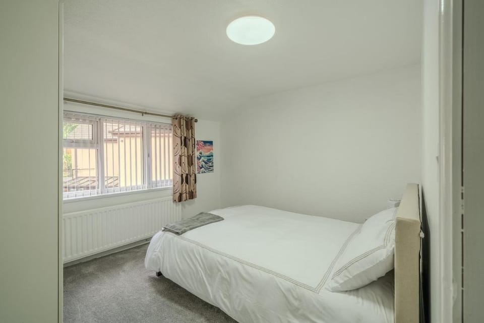 Modern 4-Bed Retreat in Prestwich, Perfect for Weekend Getaways House in Prestwich