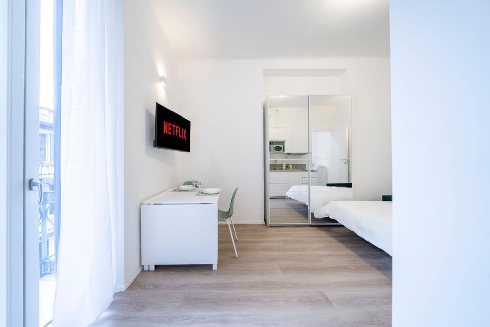 Bed, Kitchen or kitchenette, Bedroom