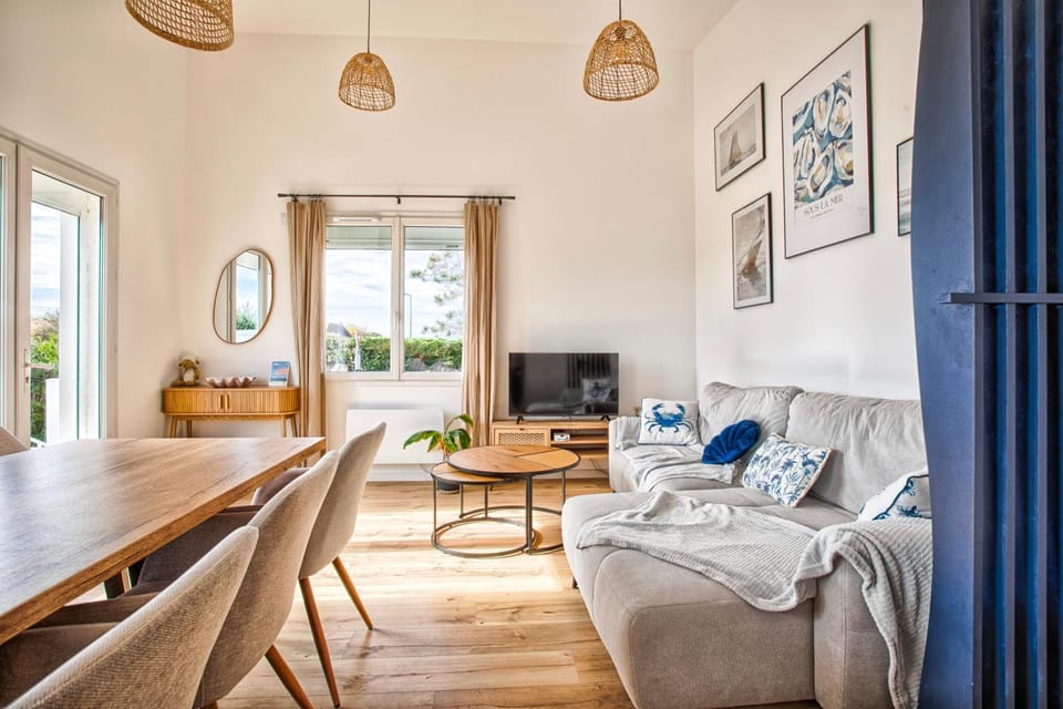 Maison cosy à 100 m de la plage, couple, famille, jardin, parking Villa in France