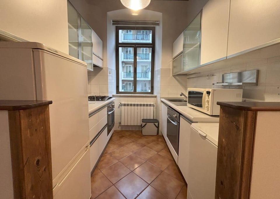 Kitchen or kitchenette, oven