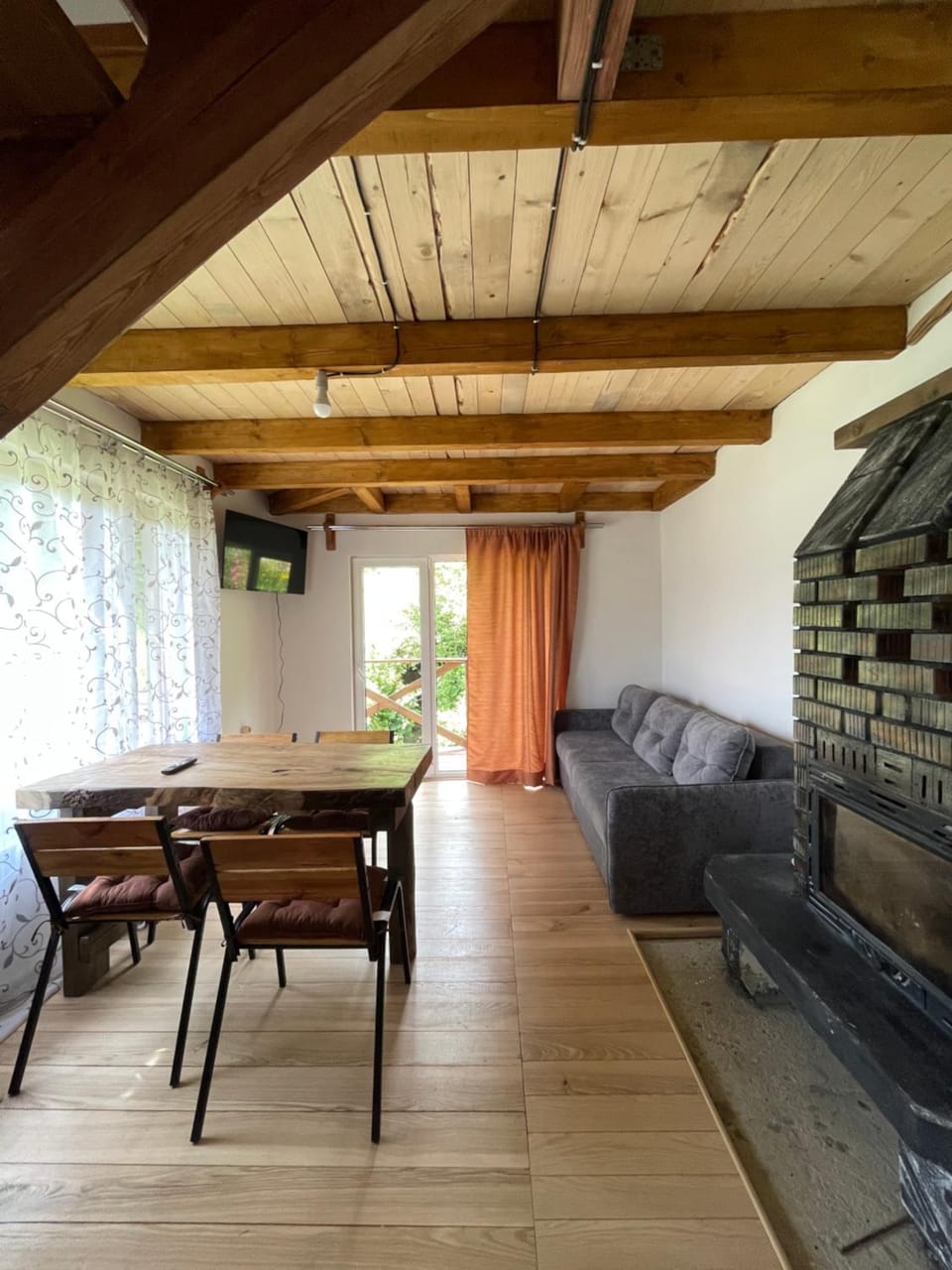 Pustirnik House in Ukraine
