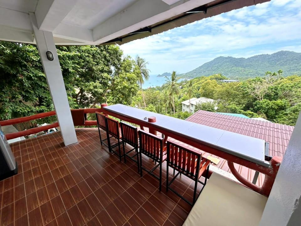 Patio, Natural landscape, View (from property/room), Balcony/Terrace, Dining area, Mountain view, Sea view