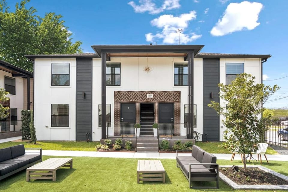 The Barbee 104 - Upper Level Living at The Barbee Apartment in Houston