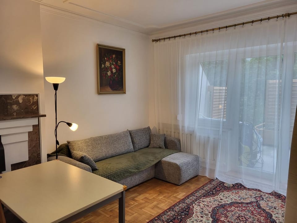 Bed, Living room