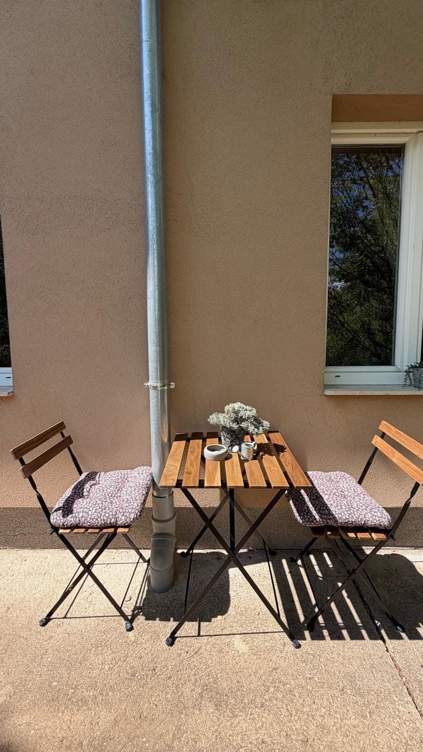 Patio, Garden, Seating area, Dining area, Garden view