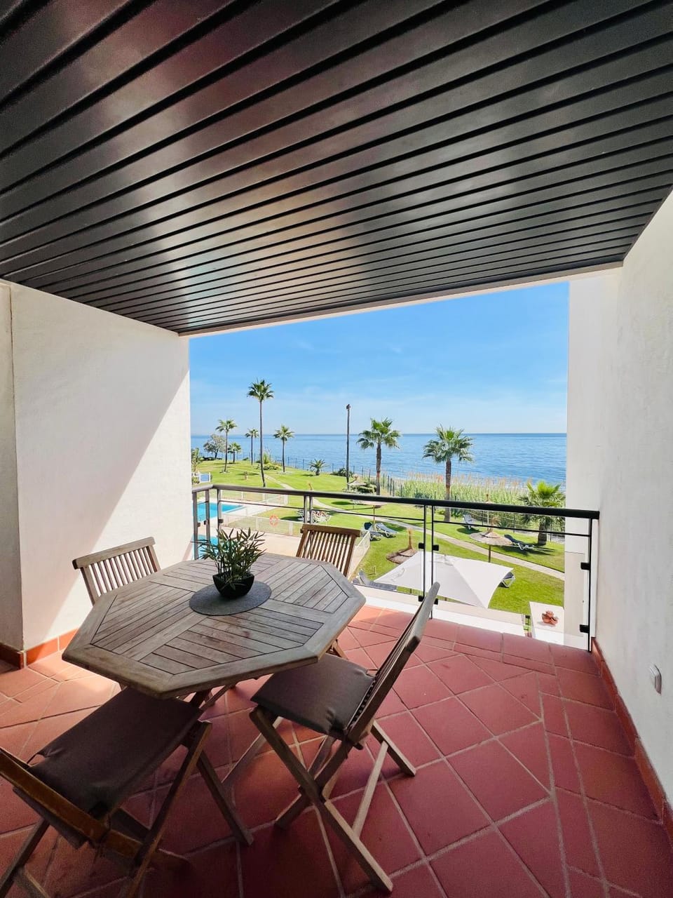 Day, Natural landscape, View (from property/room), Balcony/Terrace, Living room, Dining area, Sea view, sunbed