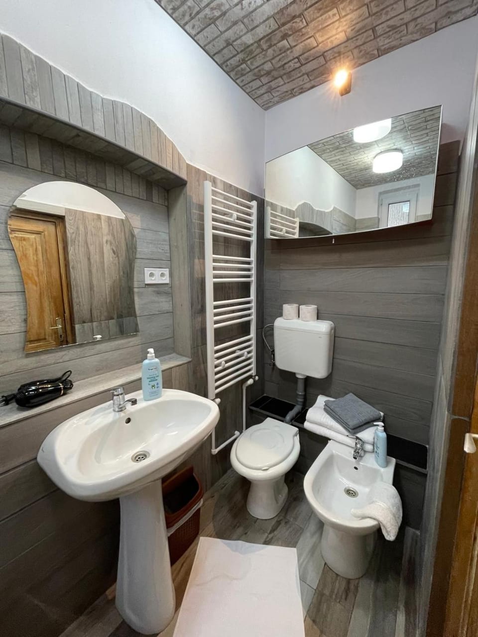 Casa Buliga Apartament 4 Crangasi Regie Orhideea Apartment in Bucharest