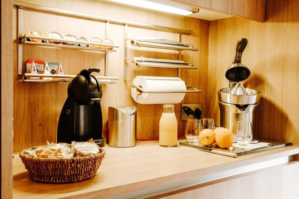 Coffee/tea facilities, Kitchen or kitchenette, toaster