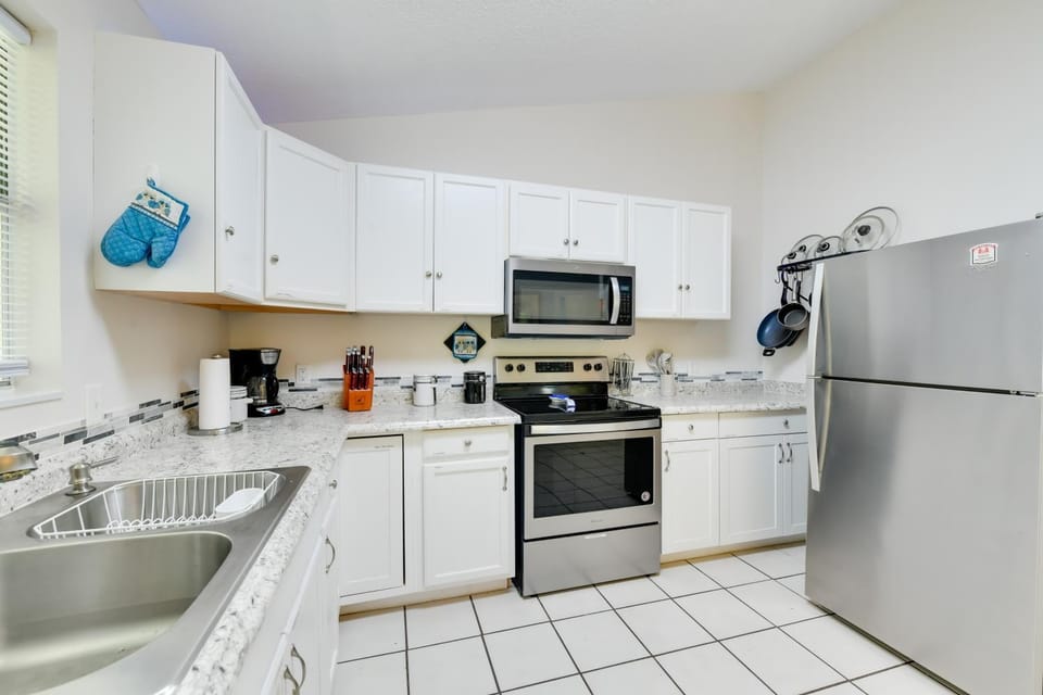 Couple’s Getaway Near Historic Downtown Venice! Apartment in Nokomis