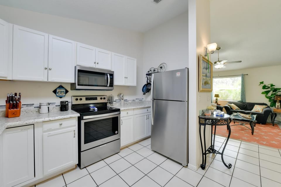 Couple’s Getaway Near Historic Downtown Venice! Apartment in Nokomis
