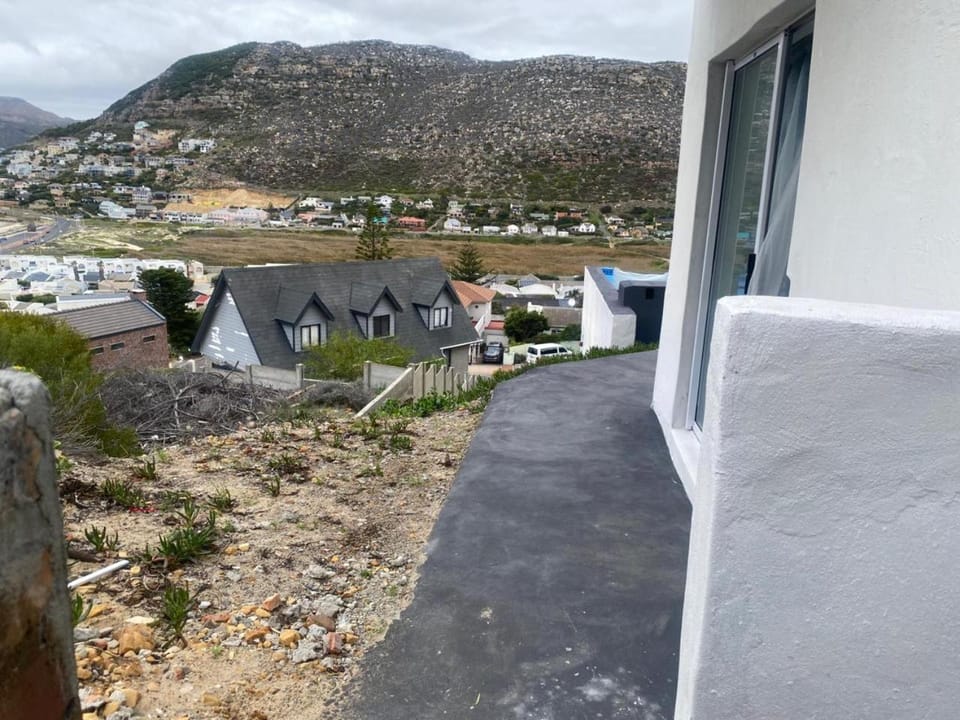 Simons Town Cove Sleep & Go Bed and Breakfast in Cape Town