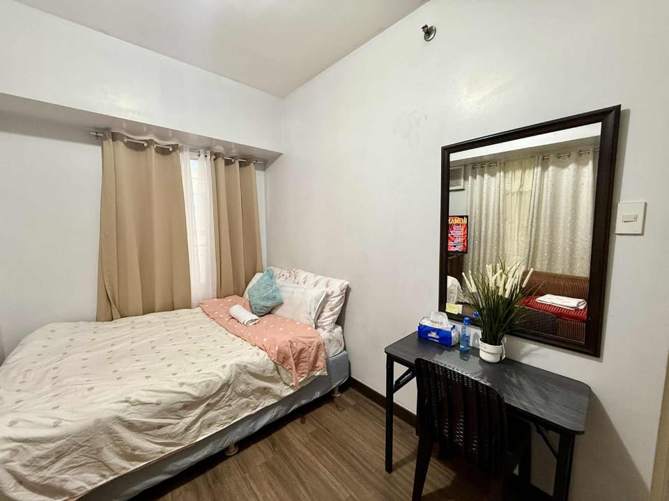 1BR Minimalist Family Staycation Apartment in Pasay