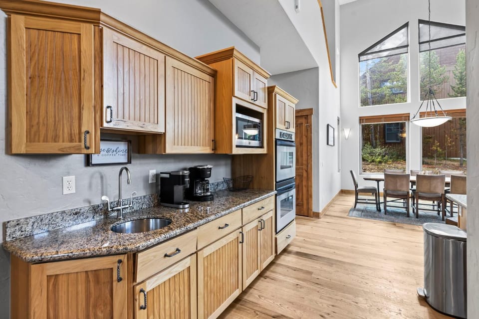 Kitchen or kitchenette, kitchen