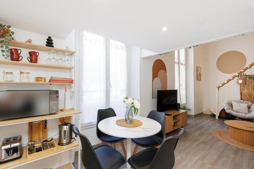 TV and multimedia, Kitchen or kitchenette, Living room, Dining area