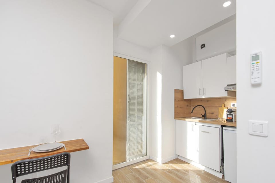 Nice, 3-room refurbished apartment near train station Apartment in Nice