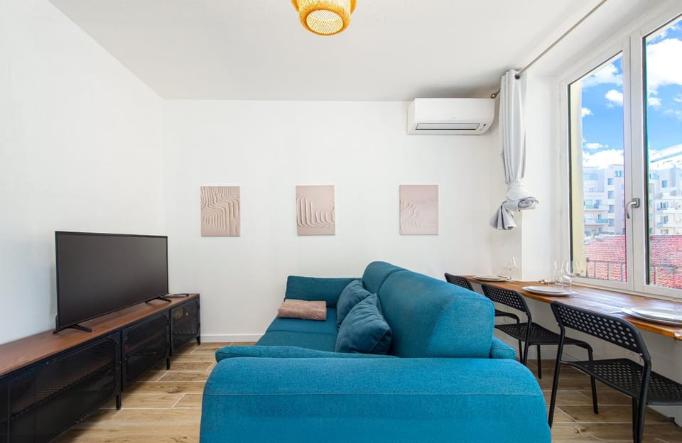 Nice, 3-room refurbished apartment near train station Apartment in Nice