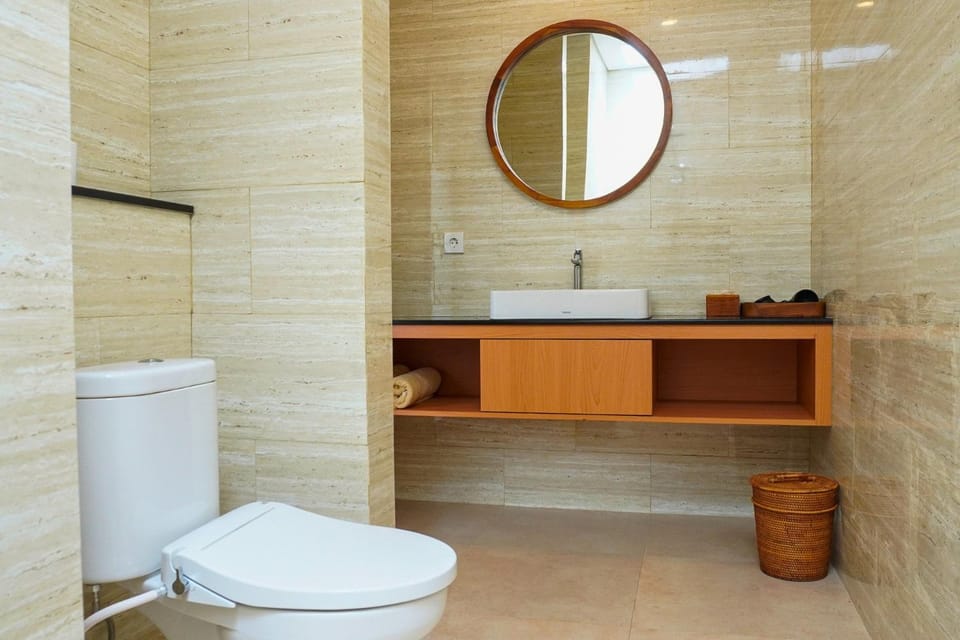 Toilet, Bathroom