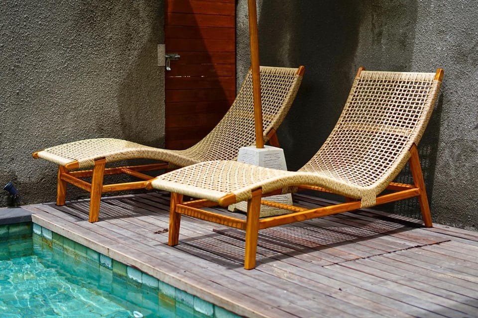 Swimming pool, sunbed
