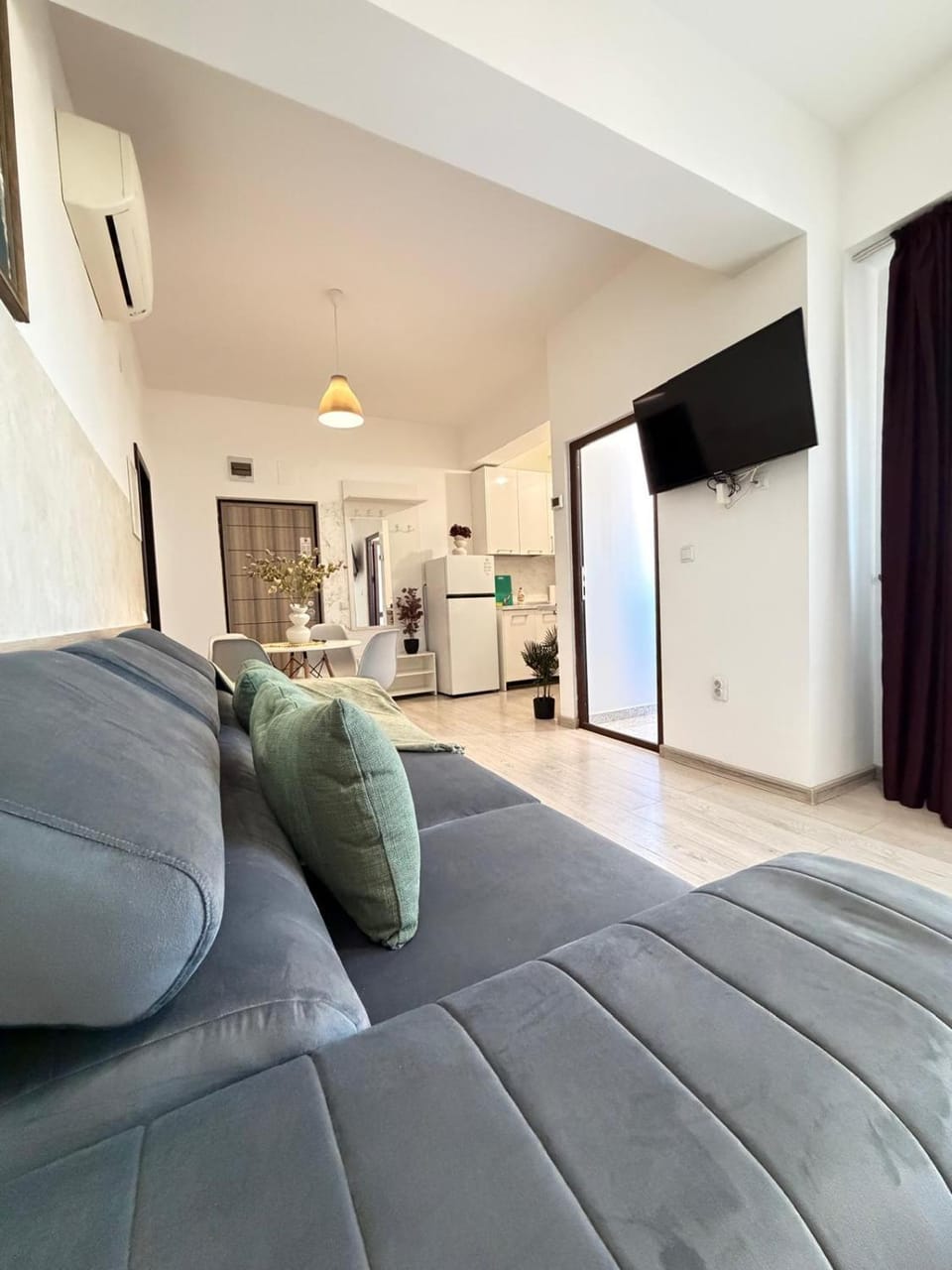 Communal lounge/ TV room, TV and multimedia, Kitchen or kitchenette, Living room, Seating area, Evening entertainment