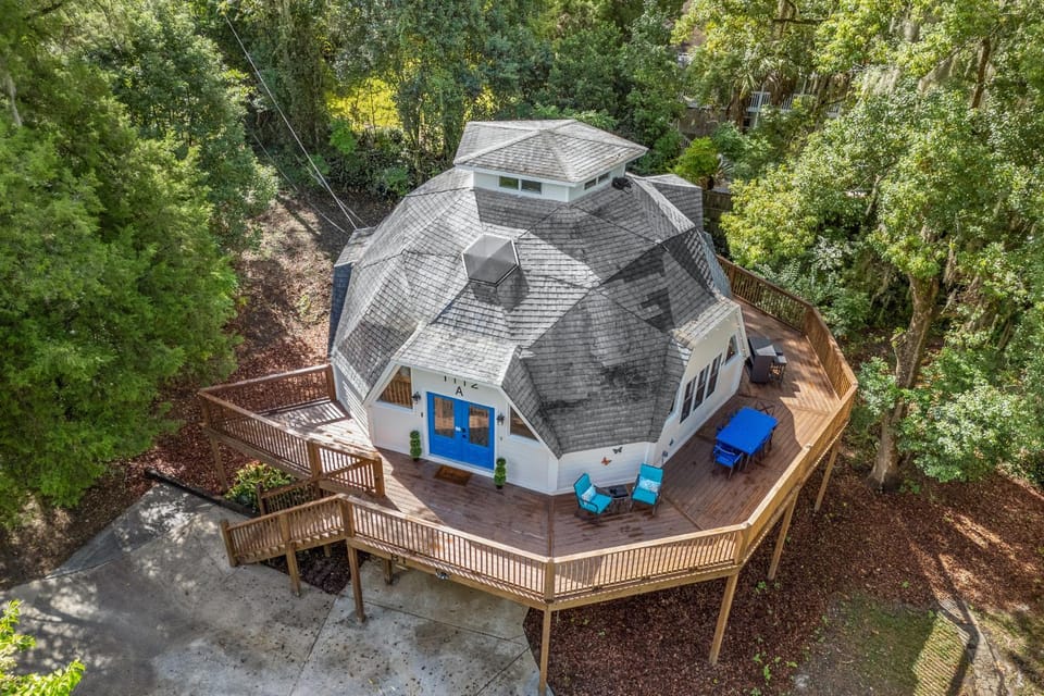 Property building, Patio