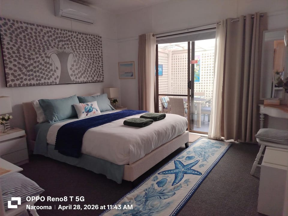 The Boathouse a 3 Bedroom Holiday Home House in Narooma