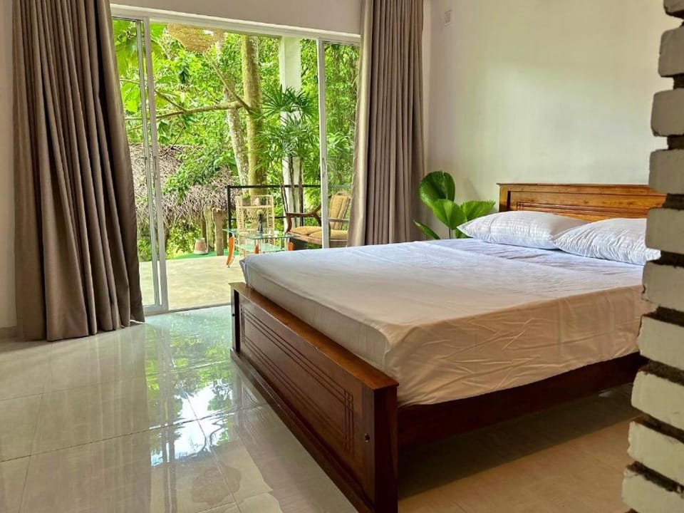 Monkeys Lodge Villa in Negombo