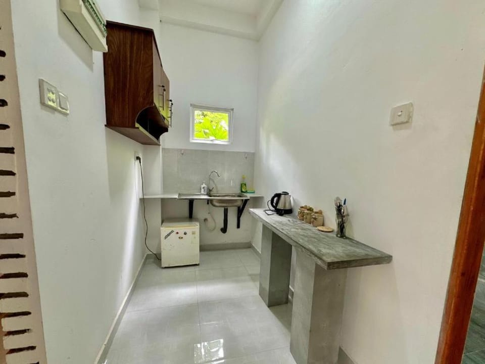 Monkeys Lodge Villa in Negombo