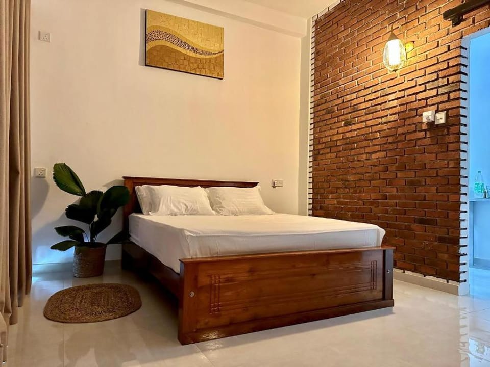 Monkeys Lodge Villa in Negombo